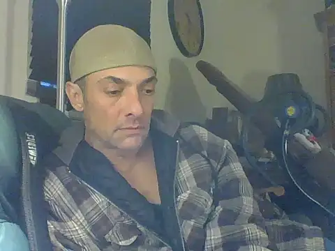 Snapshot of dicinyou80 chatting on November 12, 2025, 12:20 pm dicinyou80 online show from November 12, 2025, 12:20 pm