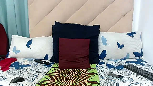 XXBUBBLYBARBIEXX online show from November 30, 2025, 4:13 am