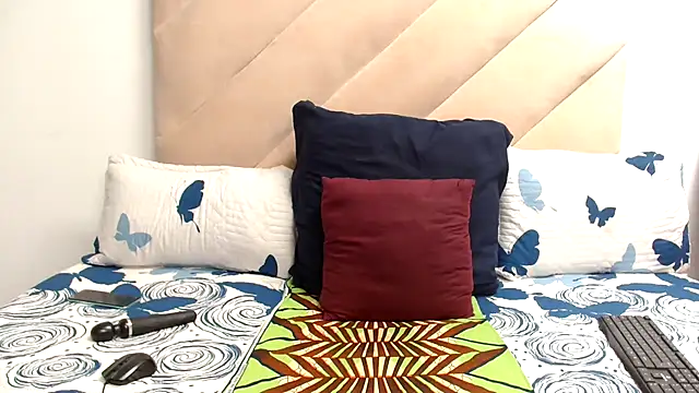 XXBUBBLYBARBIEXX online show from October 28, 2025, 4:24 am