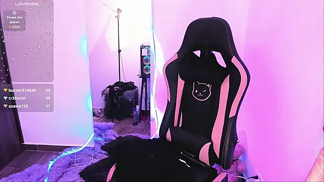 samiacooper25 online show from October 9, 2025, 1:44 pm