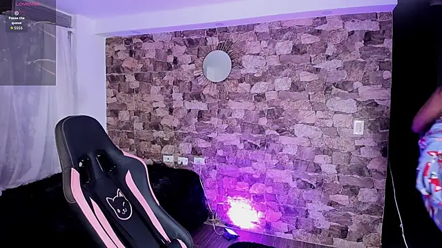 samiacooper25 online show from February 13, 2026, 4:45 am