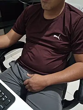 Snapshot of Carloskasado chatting on October 10, 2025, 9:48 pm Carloskasado online show from October 10, 2025, 9:48 pm