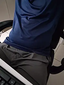 Snapshot of Carloskasado chatting on January 8, 2026, 6:08 am Carloskasado online show from January 8, 2026, 6:08 am