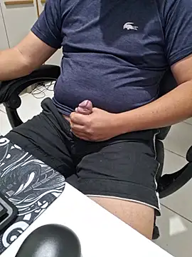 Snapshot of Carloskasado chatting on March 10, 2026, 1:31 am Carloskasado online show from March 10, 2026, 1:31 am