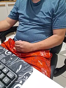 Snapshot of Carloskasado chatting on March 12, 2026, 1:44 am Carloskasado online show from March 12, 2026, 1:44 am