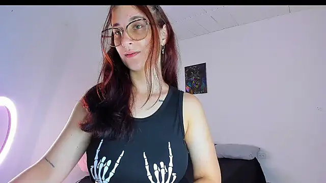 Snapshot of Laura_Ivy chatting on June 9, 2026, 2:40 pm Laura Ivy online show from June 9, 2026, 2:40 pm