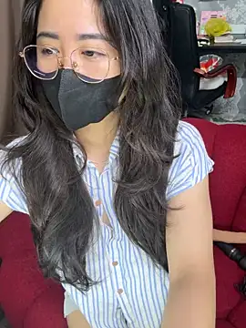 Snapshot of Voyerra_g chatting on March 1, 2026, 1:16 am Voyerra g online show from March 1, 2026, 1:16 am