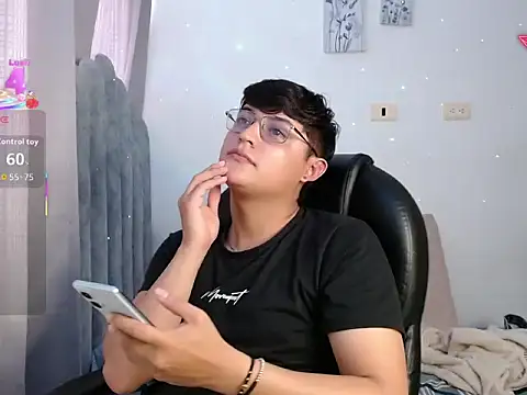 Snapshot of yesitwink_ chatting on March 11, 2026, 7:08 pm yesitwink online show from March 11, 2026, 7:08 pm