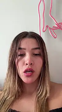 Lovejuana  online show from November 25, 2025, 1:55 pm