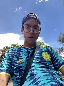 diegoand0911 online show from June 17, 2026, 4:28 pm