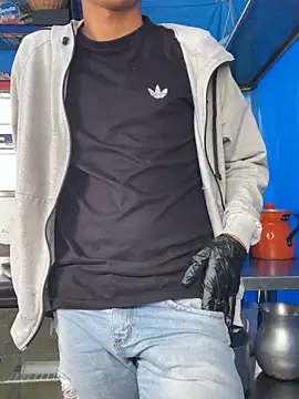 Snapshot of diegoand0911 chatting on March 30, 2026, 2:40 pm diegoand0911 online show from March 30, 2026, 2:40 pm