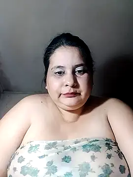 Ayma1983 online show from November 4, 2025, 11:08 pm