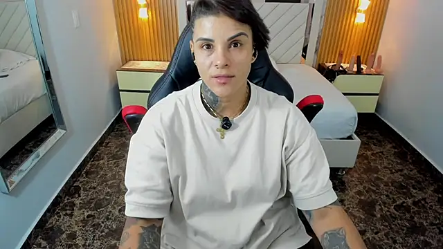 KAROLLJONES1 online show from July 29, 2026, 7:13 pm