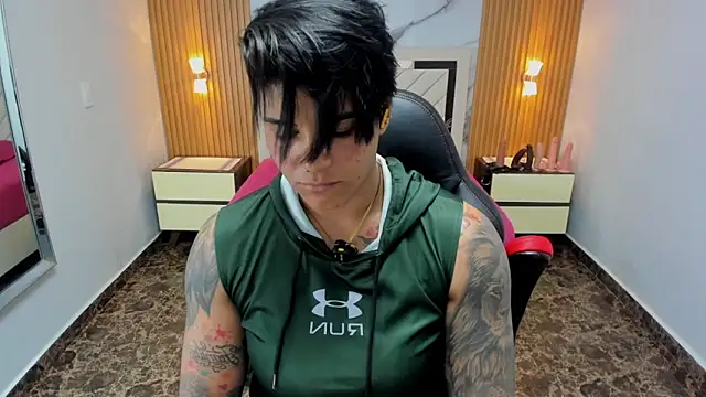 KAROLLJONES1 online show from April 25, 2026, 12:41 pm