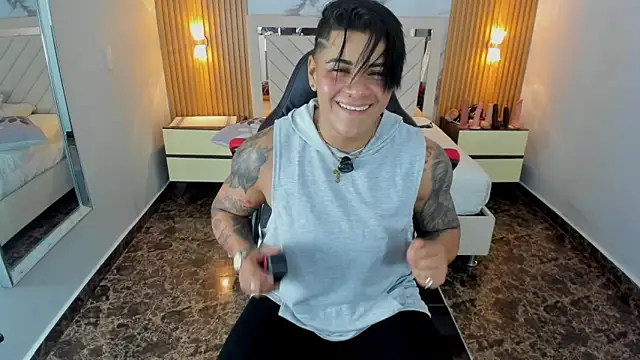 KAROLLJONES1 online show from May 26, 2026, 7:45 pm
