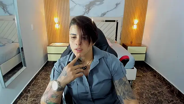 KAROLLJONES1 online show from July 23, 2026, 7:21 pm