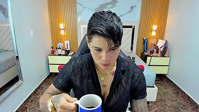 KAROLLJONES1 online show from October 10, 2025, 10:54 pm