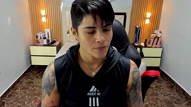 KAROLLJONES1 online show from September 15, 2025, 7:14 pm