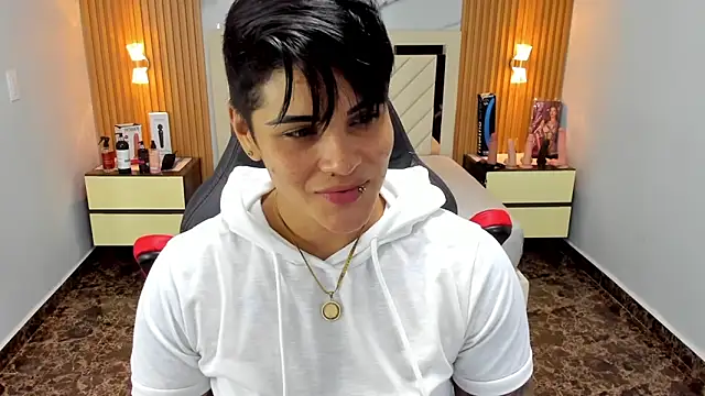 KAROLLJONES1 online show from September 9, 2025, 7:34 pm