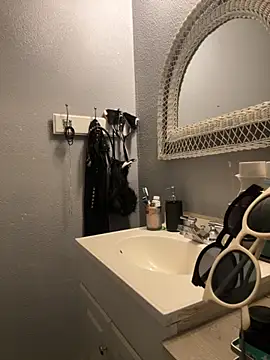 goddessmissmia online show from October 4, 2025, 3:02 pm