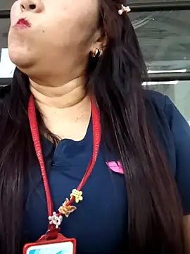 Snapshot of linda_luna29 chatting on December 17, 2025, 8:58 pm linda luna29 online show from December 17, 2025, 8:58 pm