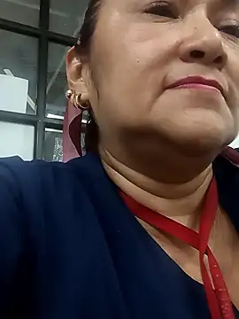 Snapshot of linda_luna29 chatting on January 6, 2026, 8:35 pm linda luna29 online show from January 6, 2026, 8:35 pm