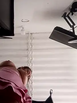 Snapshot of linda_luna29 chatting on October 25, 2025, 3:56 pm linda luna29 online show from October 25, 2025, 3:56 pm