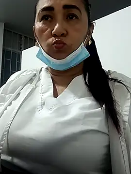 Snapshot of linda_luna29 chatting on November 13, 2025, 11:19 pm linda luna29 online show from November 13, 2025, 11:19 pm