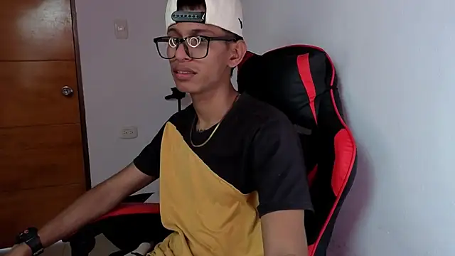 Snapshot of sung_yol chatting on March 8, 2026, 7:39 pm sung yol online show from March 8, 2026, 7:39 pm