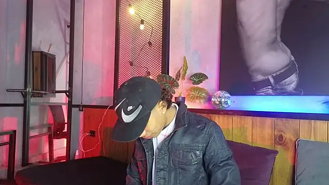 AlanCutee online show from March 20, 2026, 11:44 am