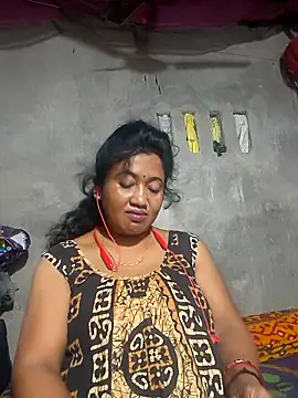 Cute-Swewty online show from September 19, 2025, 2:43 pm