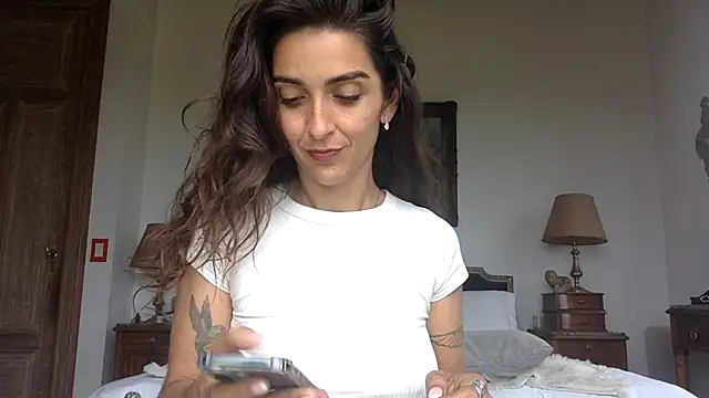 venuslibre online show from October 24, 2025, 7:13 pm