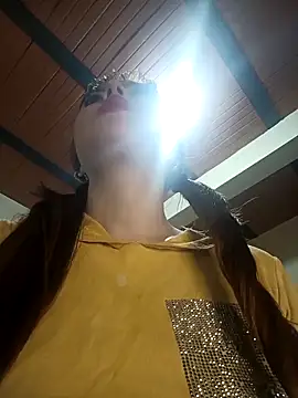 valery-lyma online show from October 16, 2025, 5:27 am