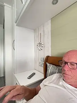 philefc online show from October 4, 2025, 8:38 am