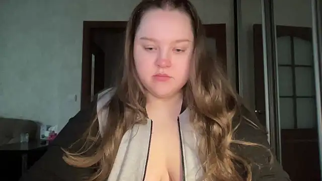 Snapshot of Alice898 chatting on October 21, 2025, 11:31 am Alice898 online show from October 21, 2025, 11:31 am