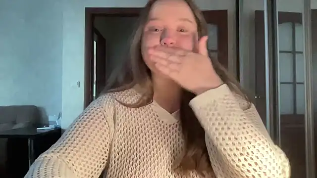 Snapshot of Alice898 chatting on September 22, 2025, 5:13 am Alice898 online show from September 22, 2025, 5:13 am