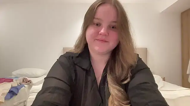 Snapshot of Alice898 chatting on September 12, 2025, 1:33 pm Alice898 online show from September 12, 2025, 1:33 pm