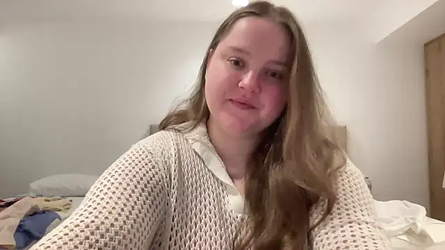 Snapshot of Alice898 chatting on September 13, 2025, 6:19 pm Alice898 online show from September 13, 2025, 6:19 pm