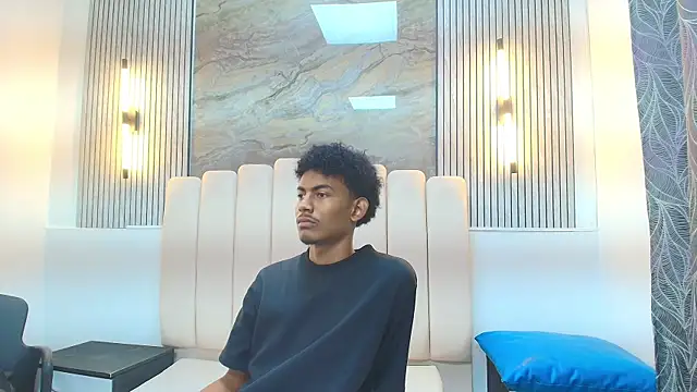 FYKMOR 1 online show from November 20, 2025, 8:09 pm