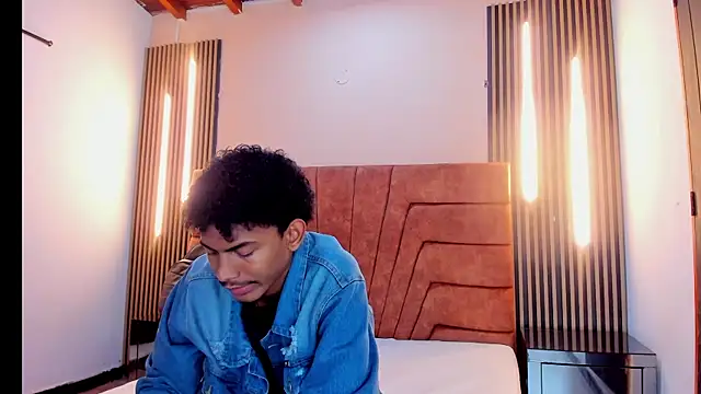 FYKMOR 1 online show from November 4, 2025, 3:54 am