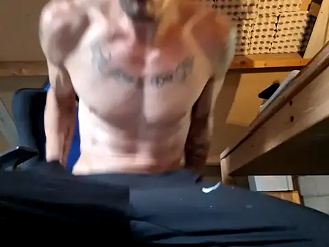 kompiee online show from October 6, 2025, 10:38 am