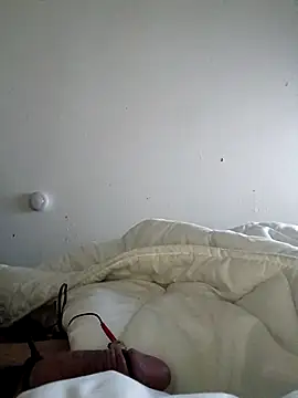 Snapshot of handsome8inchh chatting on February 6, 2026, 12:50 am handsome8inchh online show from February 6, 2026, 12:50 am