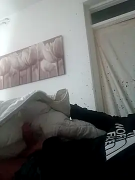 Snapshot of handsome8inchh chatting on March 18, 2026, 2:37 am handsome8inchh online show from March 18, 2026, 2:37 am