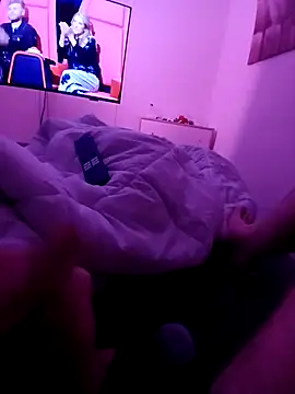 Snapshot of handsome8inchh chatting on March 15, 2026, 2:29 am handsome8inchh online show from March 15, 2026, 2:29 am