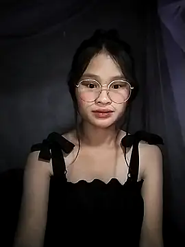 saronla 03 online show from November 8, 2025, 6:33 pm