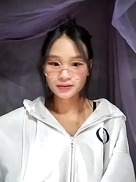 saronla 03 online show from November 18, 2025, 6:33 pm