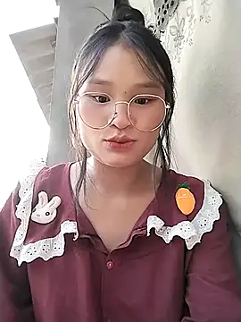 saronla 03 online show from October 11, 2025, 9:32 am