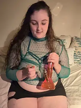 kallmek8 online show from October 6, 2025, 4:02 am