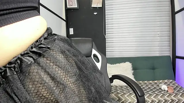 SamaraAnders  online show from November 1, 2025, 5:03 am