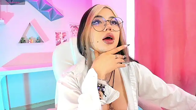 pinkk deemon online show from October 18, 2025, 2:08 pm